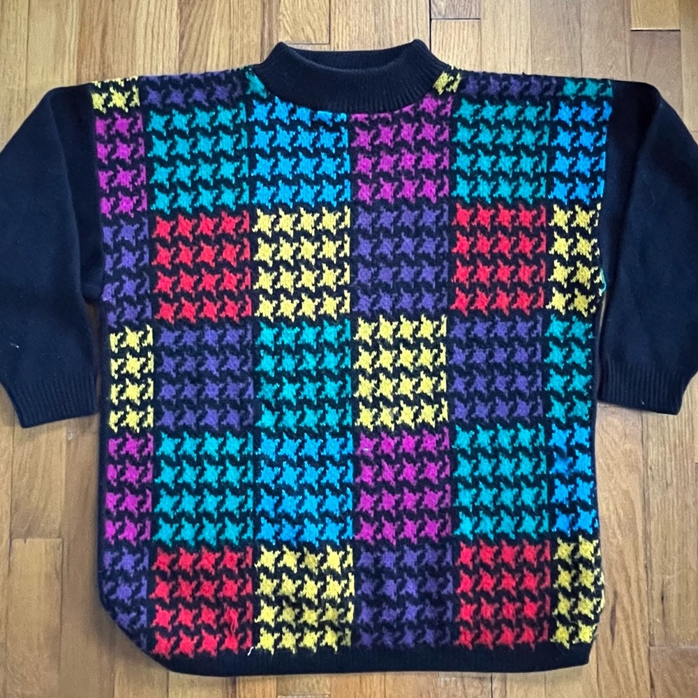 Women’s 90s Vintage Black Sweater with Multicolor Houndstooth Pattern
